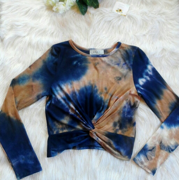 🌻🔥ONE LARGE LEFT!! Long Sleeve Tie Dye Crop Top - Picture 2 of 3